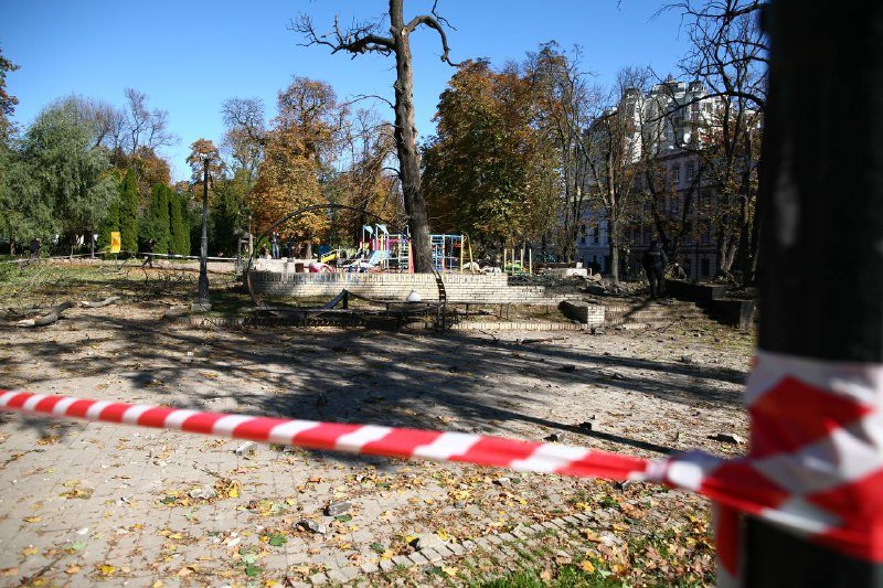 Як виглядає центр Києва після ракетних ударів 10 жовтня 8