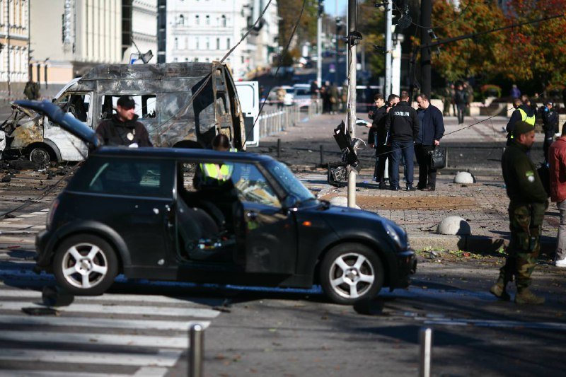 Як виглядає центр Києва після ракетних ударів 10 жовтня 12