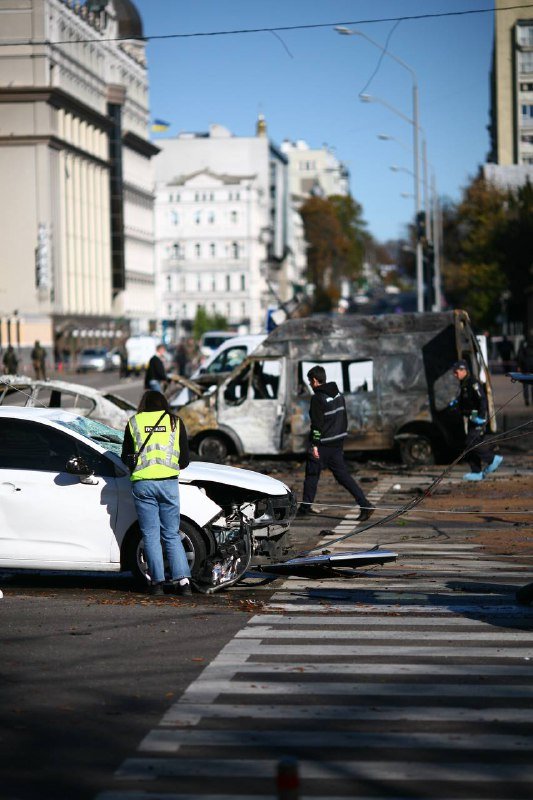 Як виглядає центр Києва після ракетних ударів 10 жовтня 24