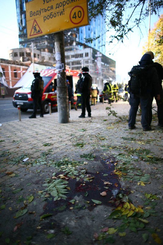 Як виглядає центр Києва після ракетних ударів 10 жовтня 26