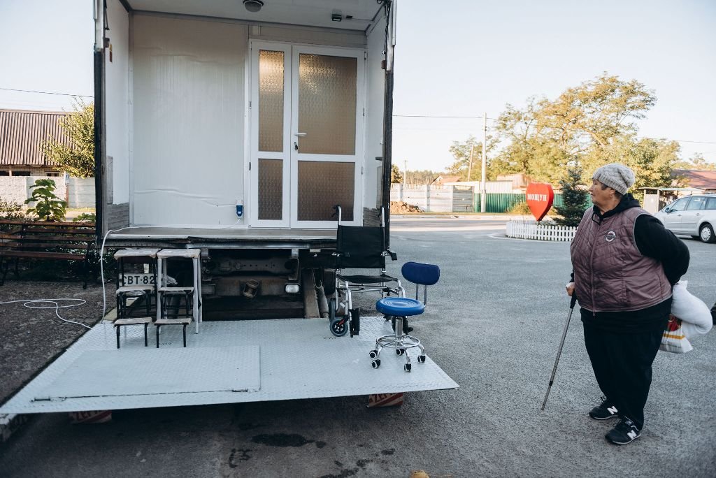 По Київщині курсуватиме клініка на колесах: як пройти безкоштовне обстеження та отримати необхідні ліки 3