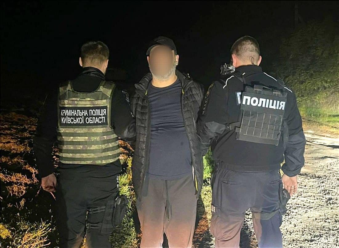 На Київщині чоловік через ревнощі закинув гранату у чужий двір та втік 2