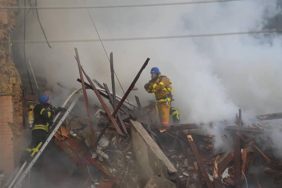 Як виглядає зруйнована багатоповерхівка в Шевченківському районі, в яку влучив дрон. Фото 4