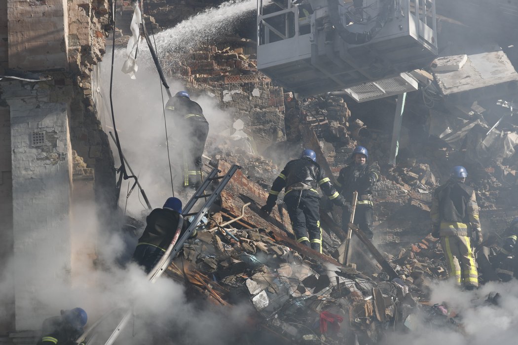 Як виглядає зруйнована багатоповерхівка в Шевченківському районі, в яку влучив дрон. Фото 14