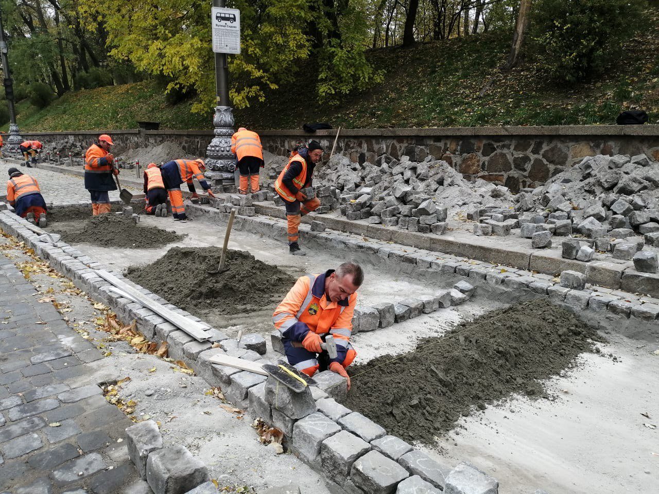 У Києві продовжують ремонт вулиці Грушевського 2