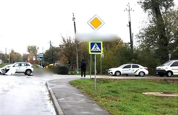 На Київщині Suzuki влетів в KIA: під час ДТП загинула жінка, що йшла по краю дороги 3