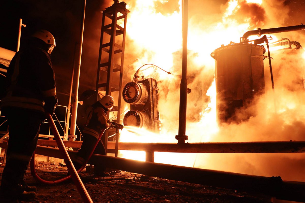 Пожежу гасили 48 рятувальників