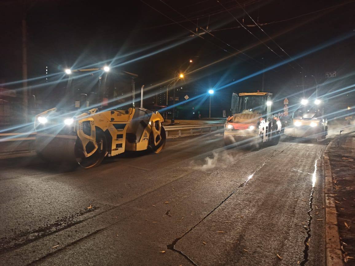У Києві на вулиці Щербаківського облаштували новий асфальт 2