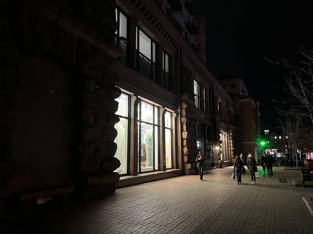 Київ економить світло: як виглядає центр столиці після заходу сонця 4
