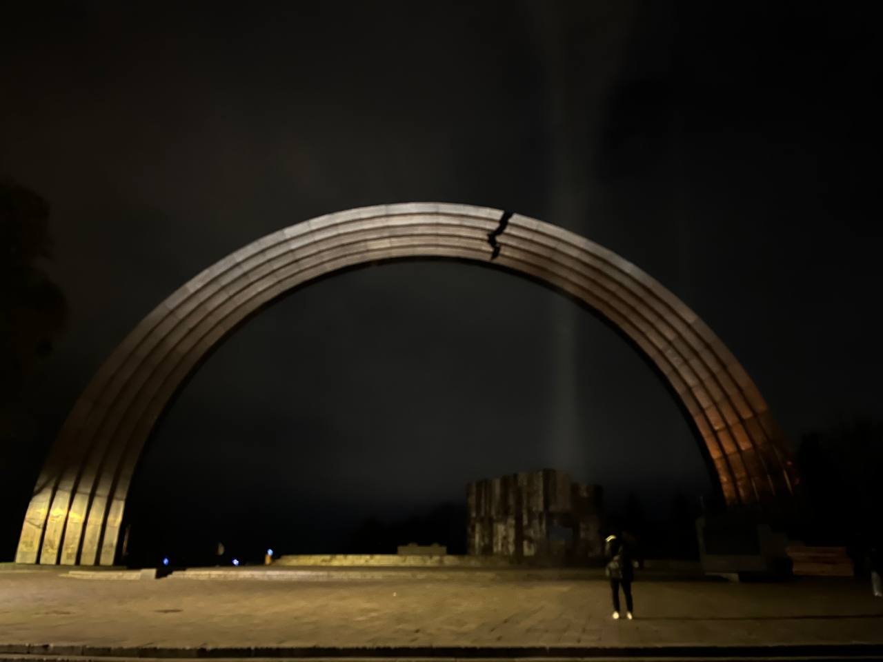 Київ економить світло: як виглядає центр столиці після заходу сонця 12