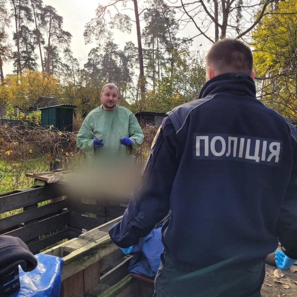 На Київщині чоловік морив голодом породистих 7 цуценят да 2 дорослих псів у розпліднику 4