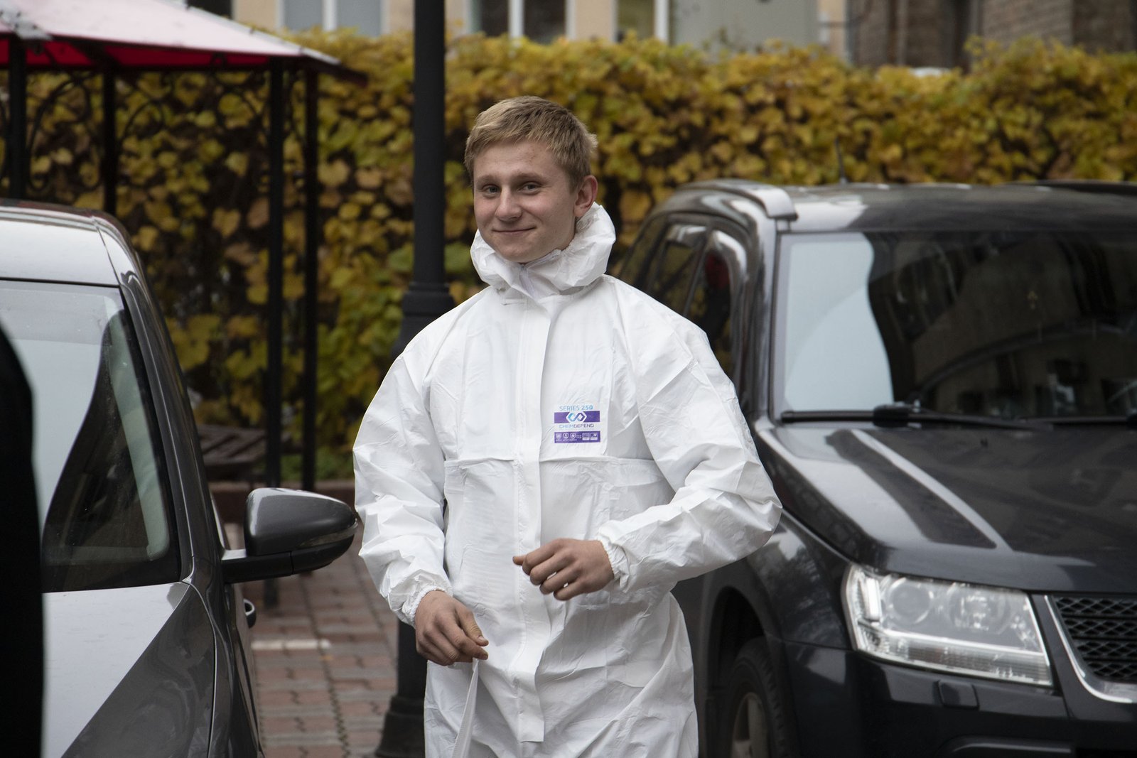 Києву передали 1000 високотехнологічних захисних комбінезонів: від хімічної, радіаційної та біологічної загроз 6