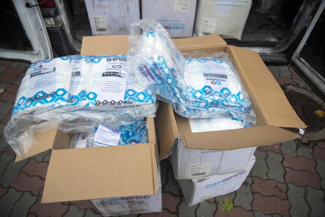 Києву передали 1000 високотехнологічних захисних комбінезонів: від хімічної, радіаційної та біологічної загроз 7