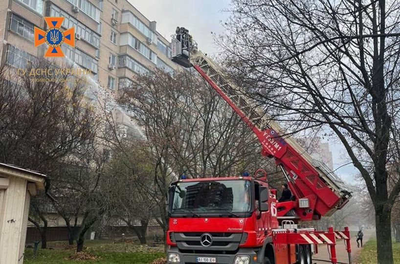 На Київщині через запалену свічку згоріла квартира: загинула людина 2