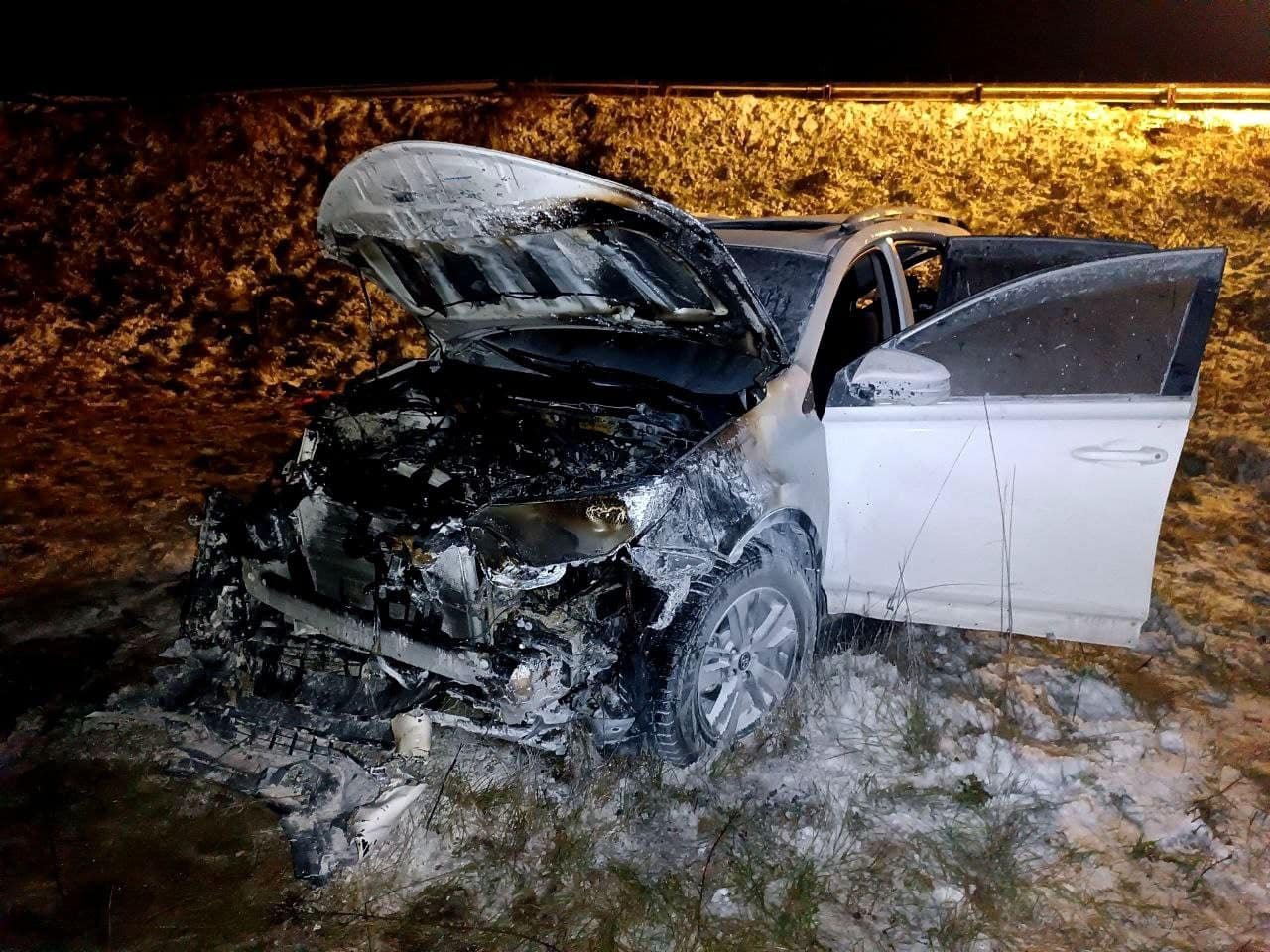 На Київщині водій Toyota не впорався з керуванням та перекинувся на дах 2