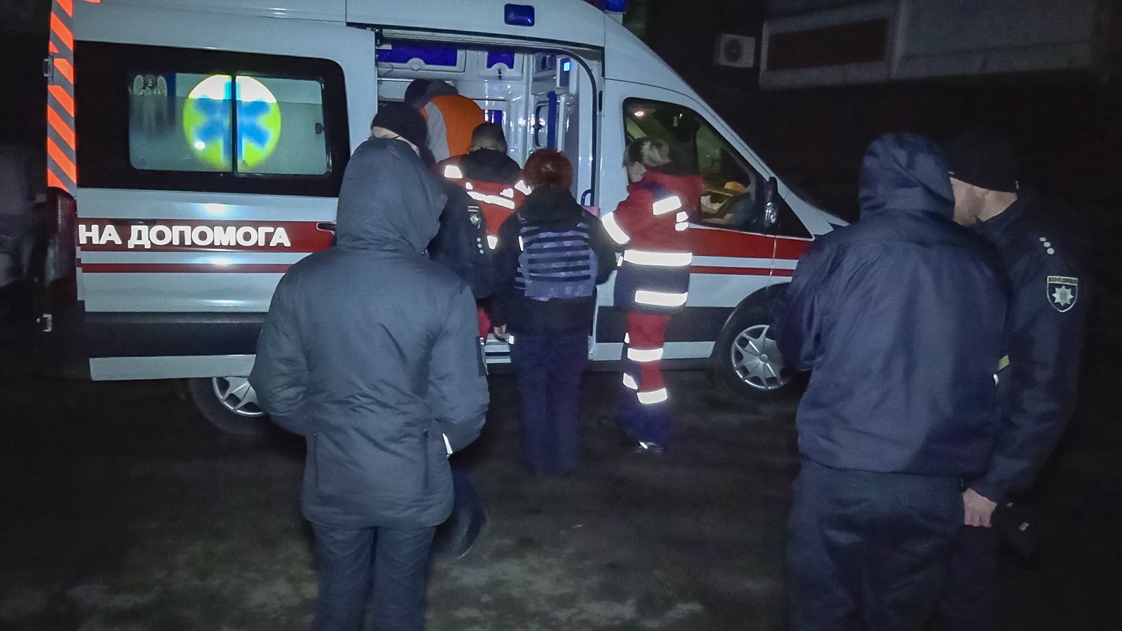 У Києві під час сварки чоловік ножем вдарив рідного брата: потерпілий помер у швидкій 2