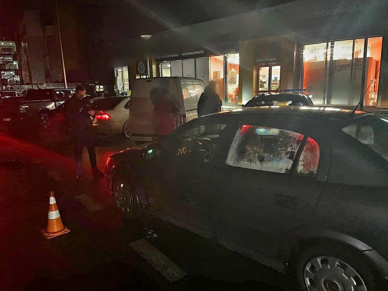 На Київщині водійка Opel збила 13-річну дівчинку на пішоходному переході 3