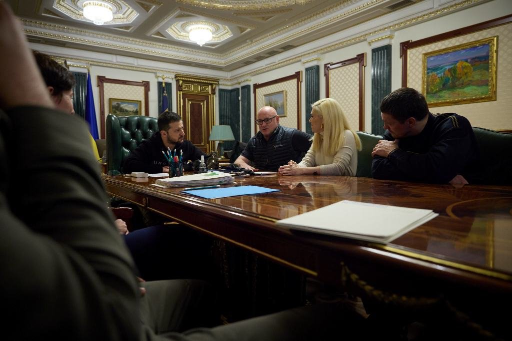 Амбасадори UNITED24 зустрілися з Президентом України і оголосили спільний збір на генератори 1