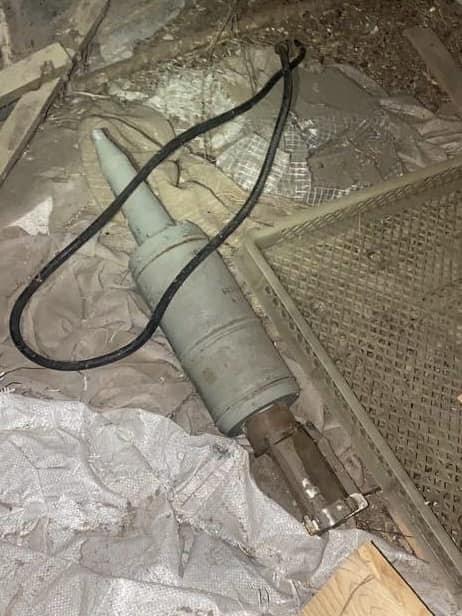 На Київщині чоловік в лісі знайшов танковий снаряд та приніс його додому 1