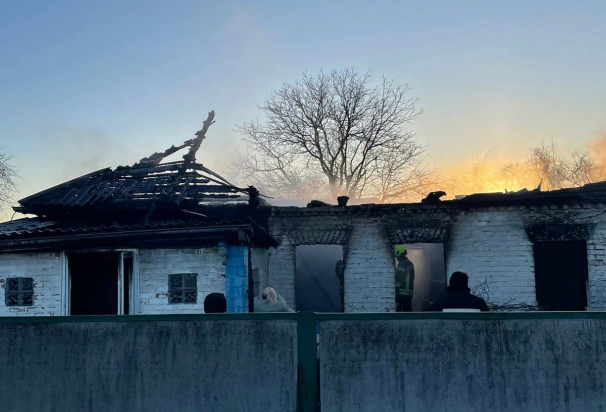 На Київщині під час пожежі у приватному будинку загинула жінка 3