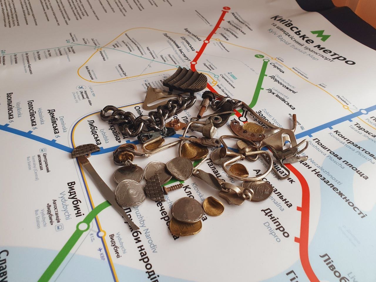 У Києві за місяць зупиняли ескалатори метро 543 рази із різних причин: як пасажирам убезпечити себе 1