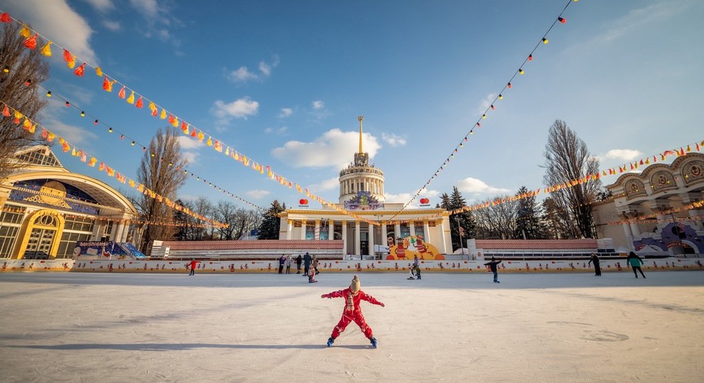У Києві відкрилась «Зимова Країна на ВДНГ»: гід по цьогорічним локаціям та ціни 5