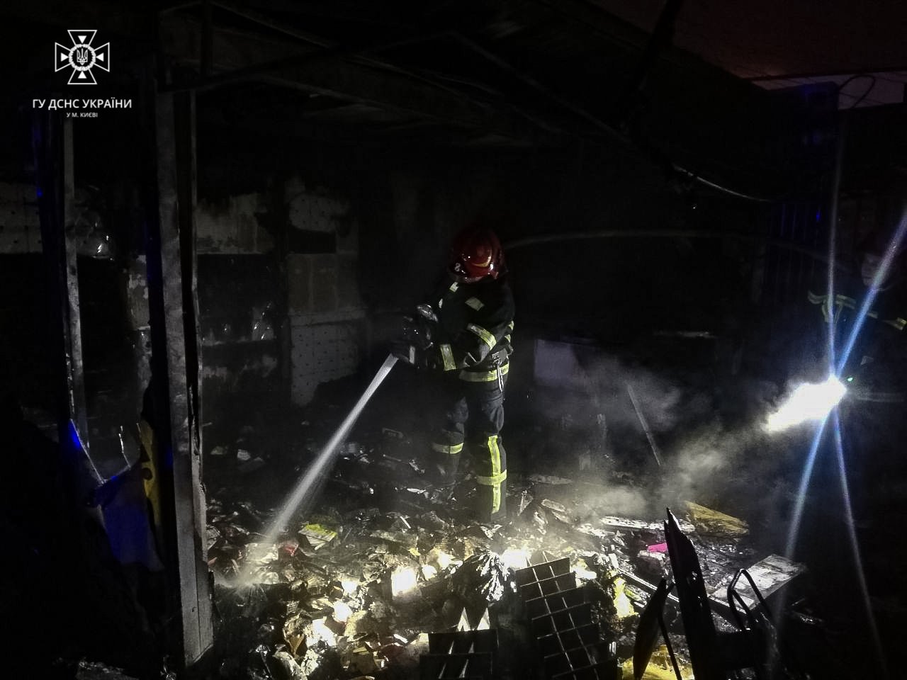 У Києві в кіоску вибухнув газовий балон: постраждали люди 5