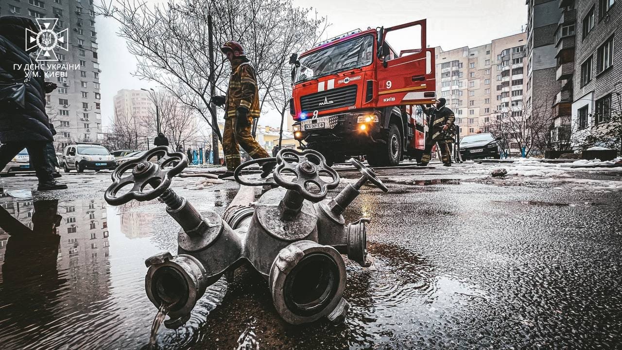 У Києві у Святошинському районі під час пожежі в багатоповерхівці загинула жінка 1