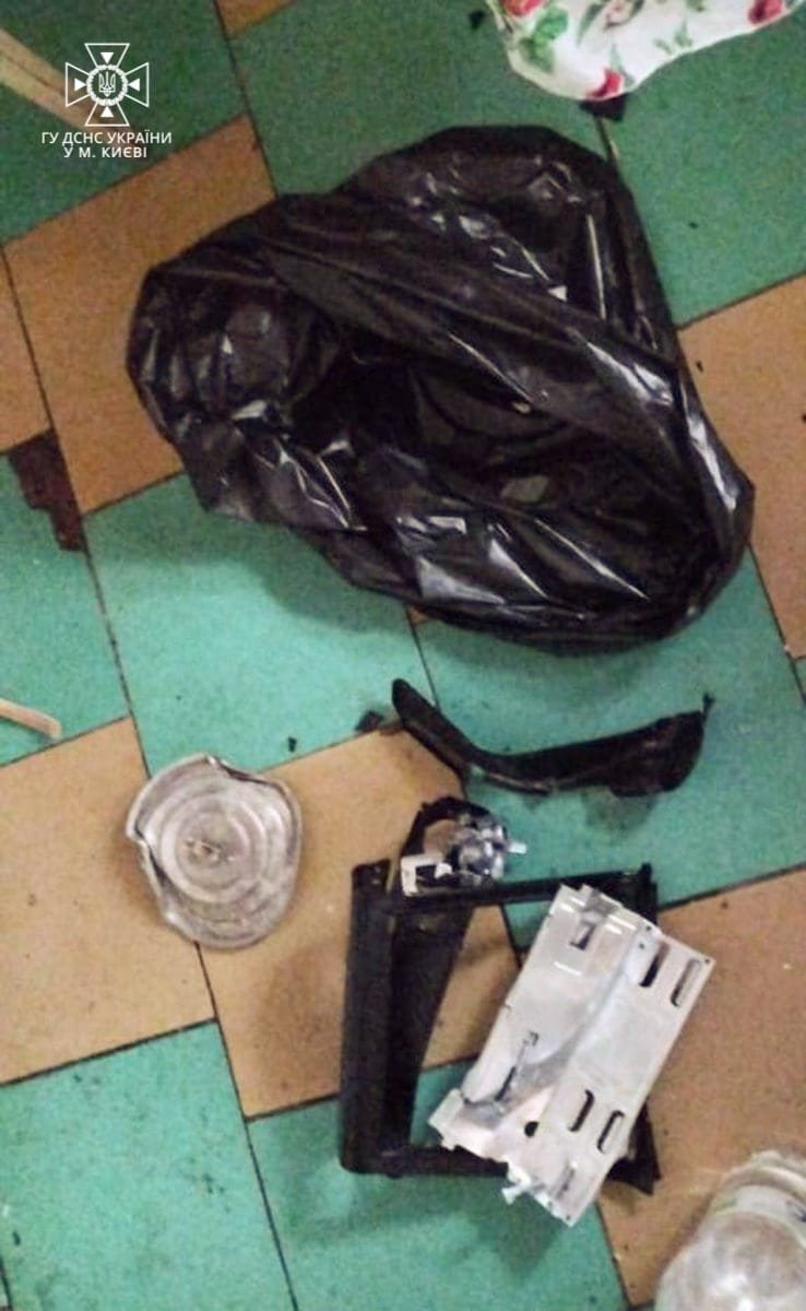 У Києві в квартирі через вибух газового балончику вилетіли вікна 1