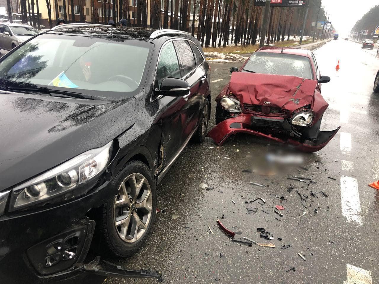 На Київщині Kia не пропустив Daewoo: у ДТП постраждали дві людини 1