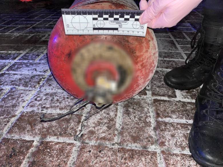 У Києві через вибух газового балона постраждали люди та згоріли кіоски: чоловіку повідомили про підозру 3