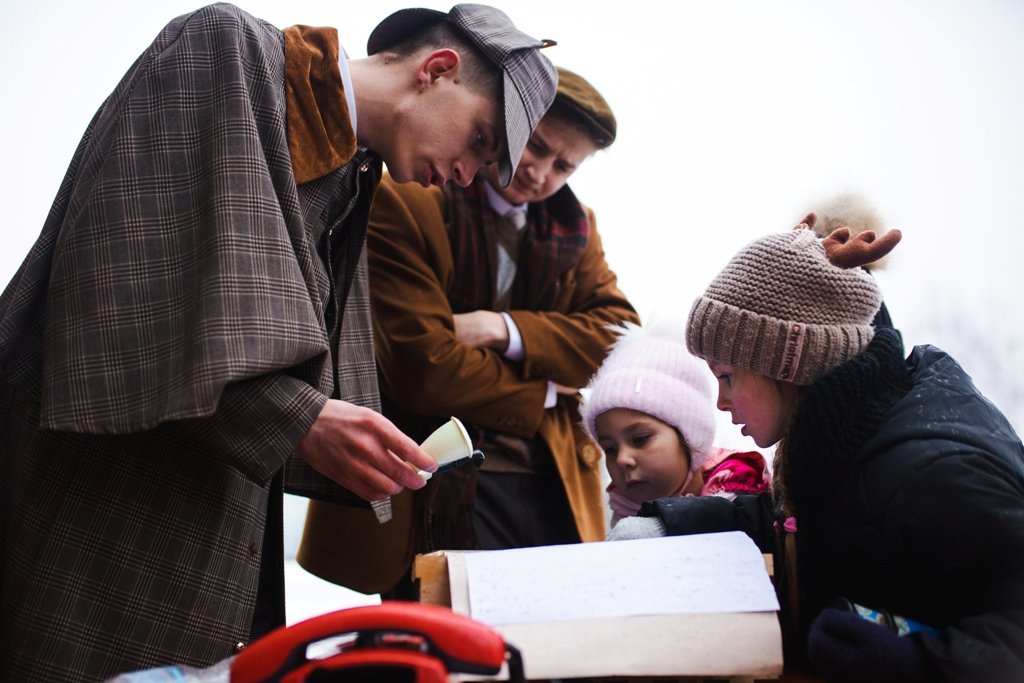 Де у Києві зустріти Бориса Джонсона й Вінстона Черчилля: де і як працює різдвяна резиденція в лондонській стилістиці 8