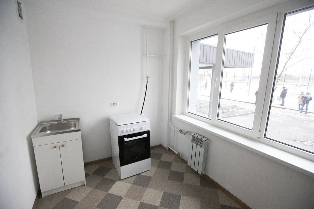 У Києві відновли зруйновані обстрілами будинки на вулиці Богатирській та проспекті Лобановського: фото 2