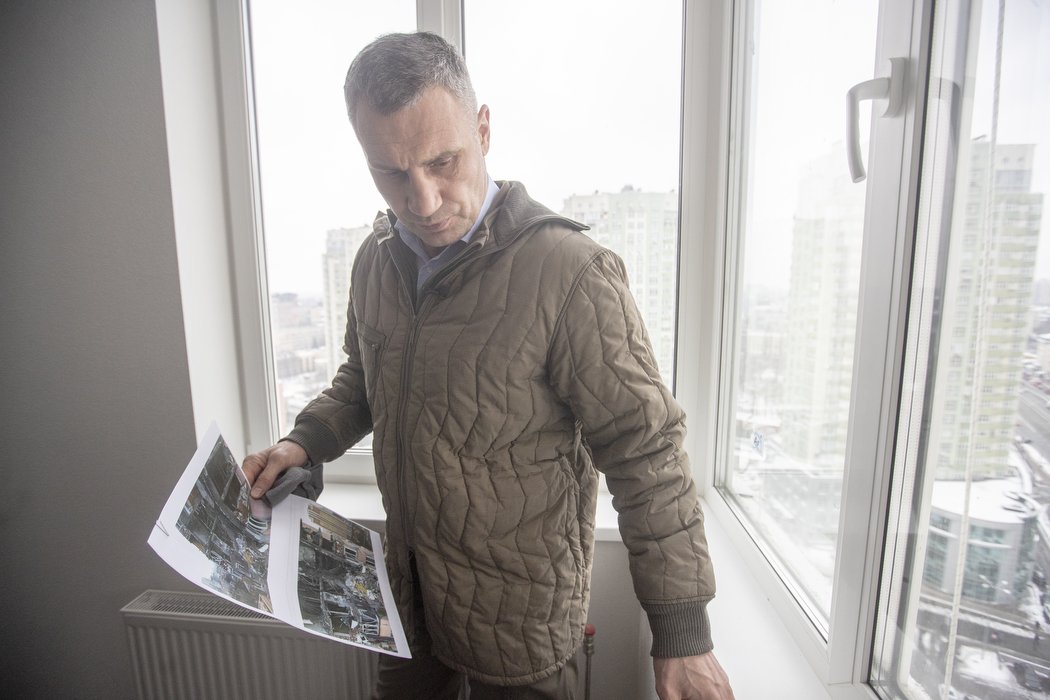 У Києві відновли зруйновані обстрілами будинки на вулиці Богатирській та проспекті Лобановського: фото 5