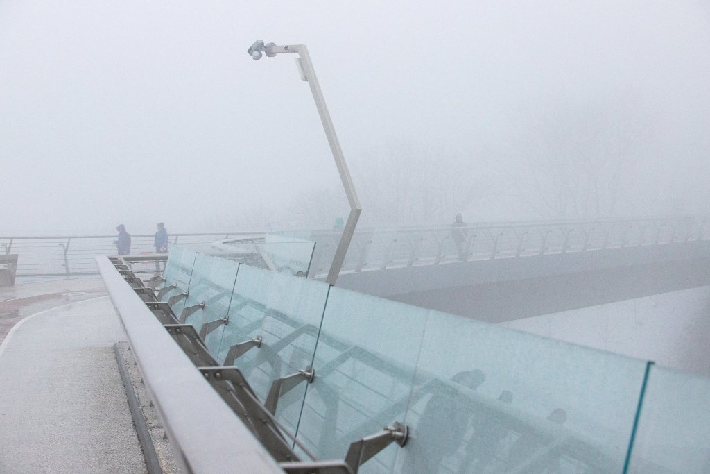 У Києві після ремонту відкрили Пішохідно-велосипедний міст: що замінили та як зараз виглядає 10