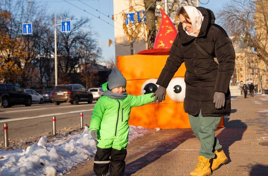 У Києві розмалювали бетон від колишніх блокпостів: хто, навіщо і де побачити 2