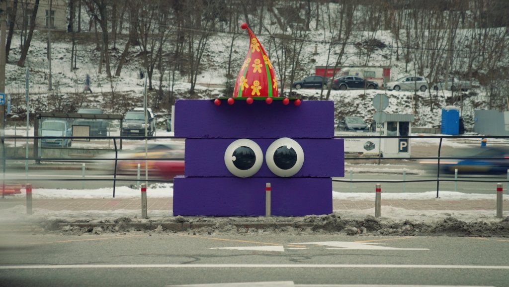 У Києві розмалювали бетон від колишніх блокпостів: хто, навіщо і де побачити 7