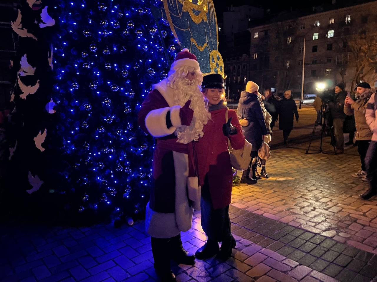 У Києві відкрили Головну ялинку країни 2023: як виглядає зараз Софійська площа 2