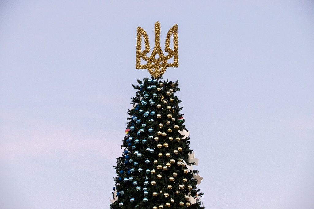 У Києві відкрили Головну ялинку країни 2023: як виглядає зараз Софійська площа 6