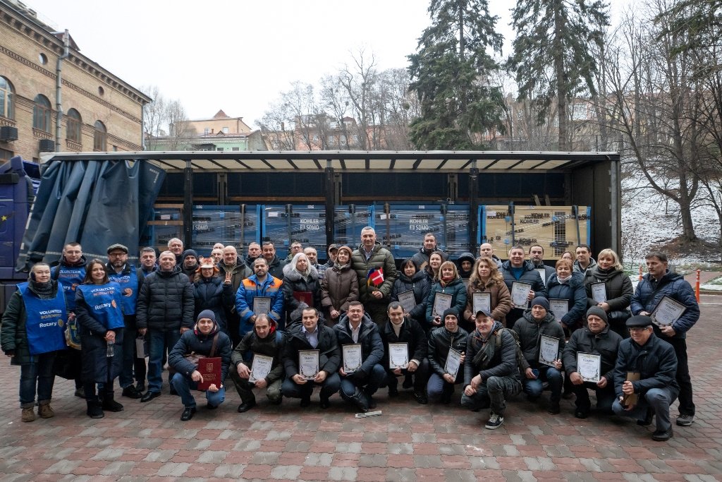 Київ отримав від Данії 9 потужних генераторів: де встановлять 4