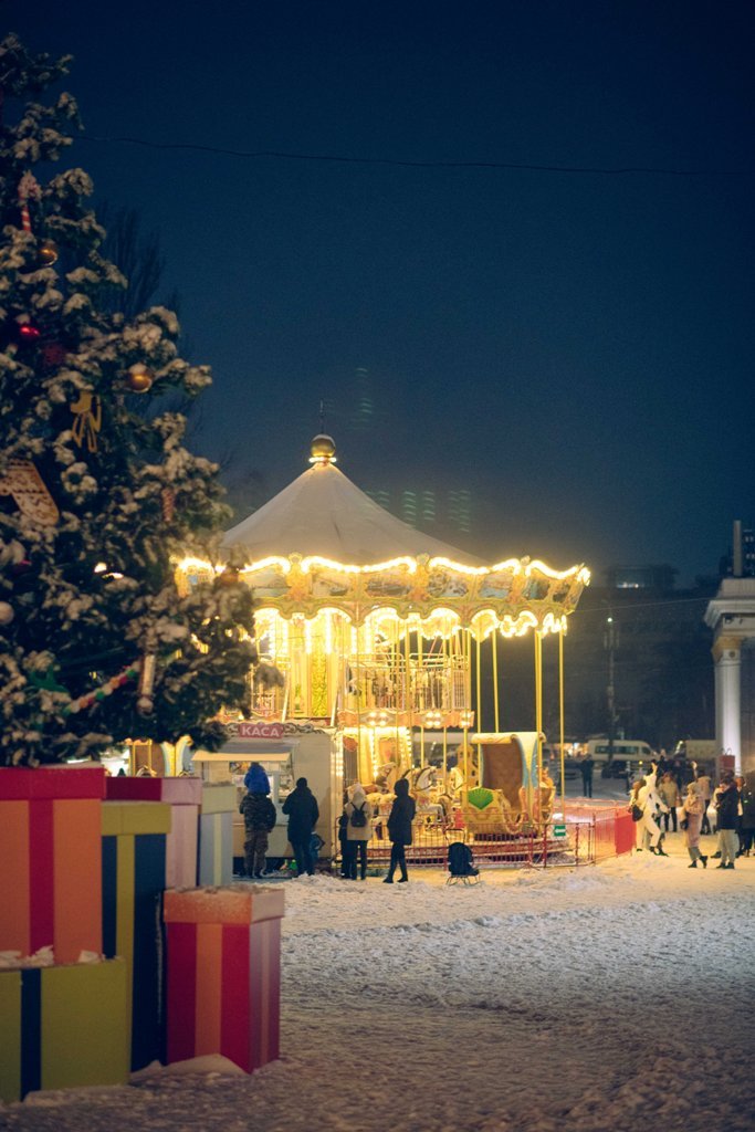 Куди піти у Києві: як працює "Зимова країна на ВДНГ" на новорічні свята 1