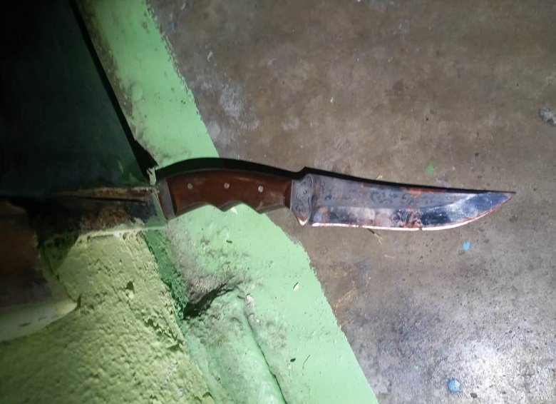 У Києві поліцейські врятували життя жінці, яка намагалась скоїти самогубство на очах у власних дітей 1