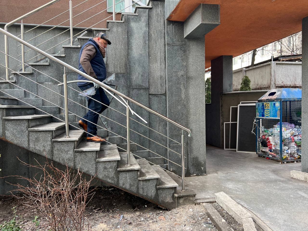 Атака дронами на Київ 30 грудня: як зараз виглядає пошкоджена багатоповерхівка в Голосіївському районі 2