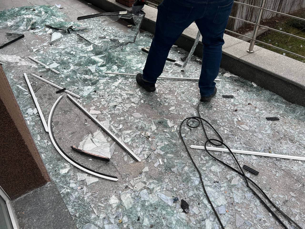 Атака дронами на Київ 30 грудня: як зараз виглядає пошкоджена багатоповерхівка в Голосіївському районі 4