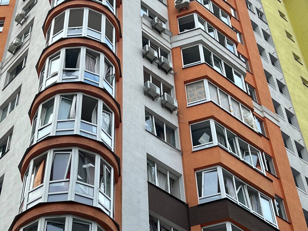 Атака дронами на Київ 30 грудня: як зараз виглядає пошкоджена багатоповерхівка в Голосіївському районі 5