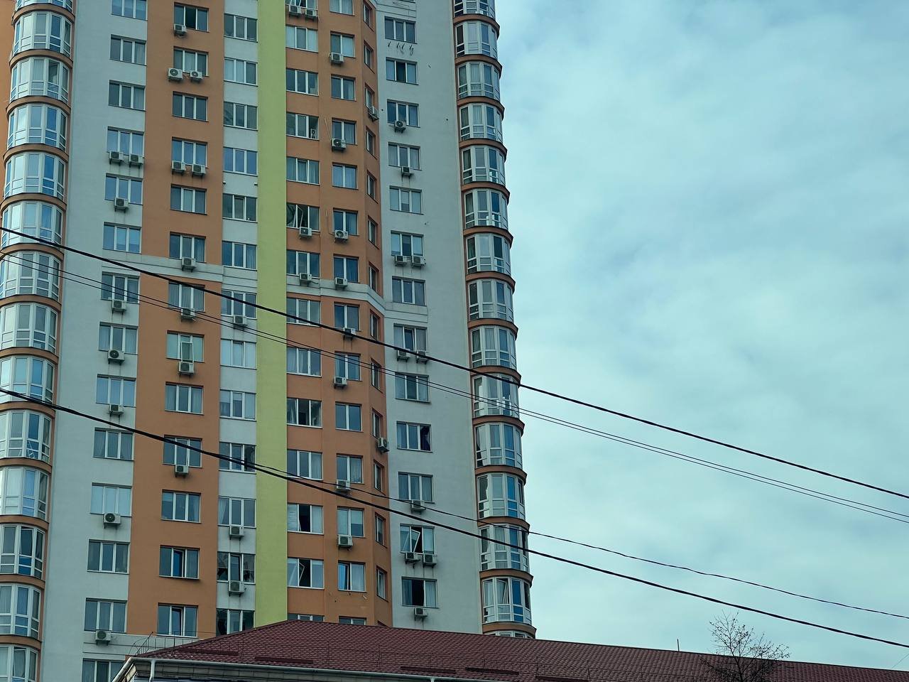 Атака дронами на Київ 30 грудня: як зараз виглядає пошкоджена багатоповерхівка в Голосіївському районі 7