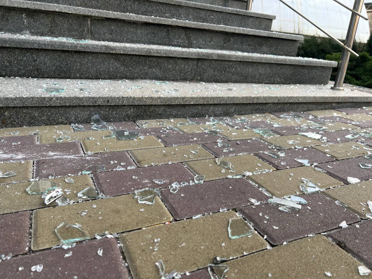 Атака дронами на Київ 30 грудня: як зараз виглядає пошкоджена багатоповерхівка в Голосіївському районі 9