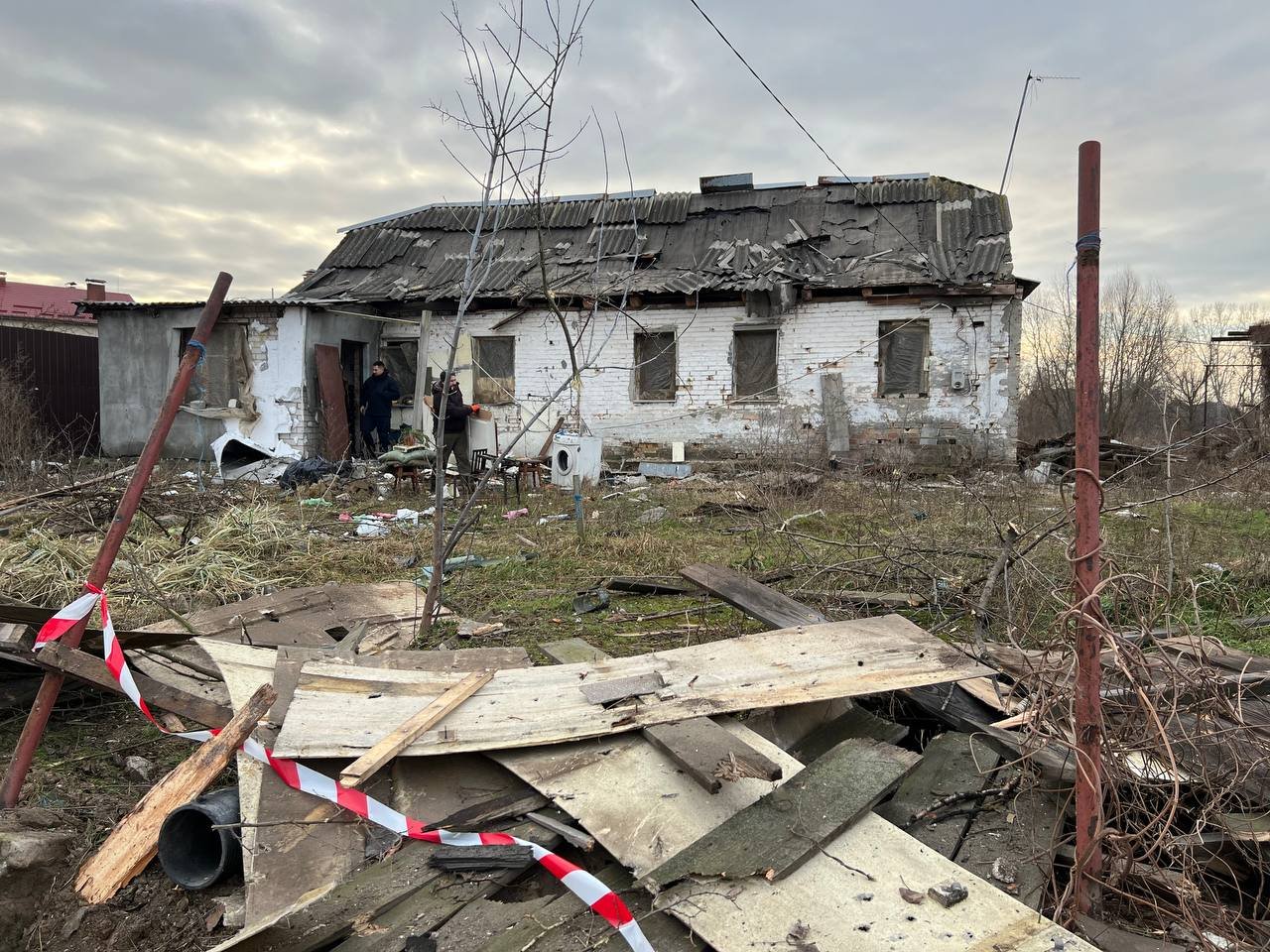 Як зараз виглядають зруйновані будинки у Бортничах: історії місцевих жителів 11