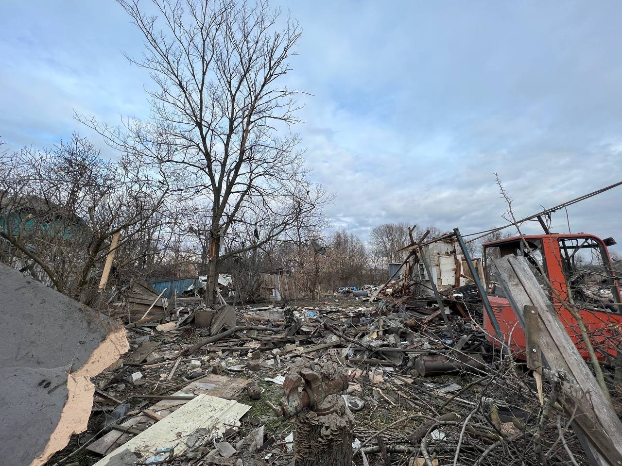 Як зараз виглядають зруйновані будинки у Бортничах: історії місцевих жителів 13