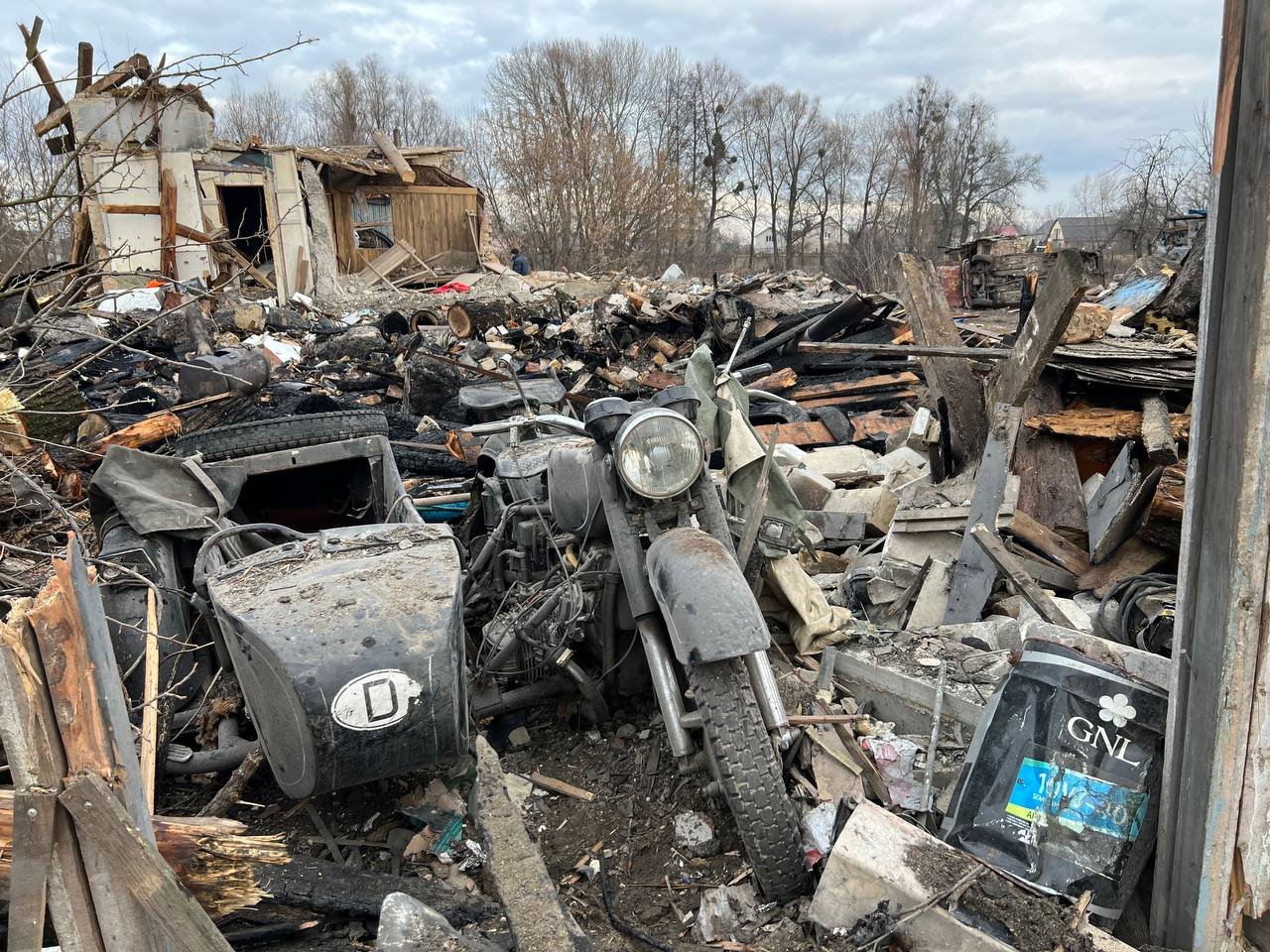 Як зараз виглядають зруйновані будинки у Бортничах: історії місцевих жителів 15